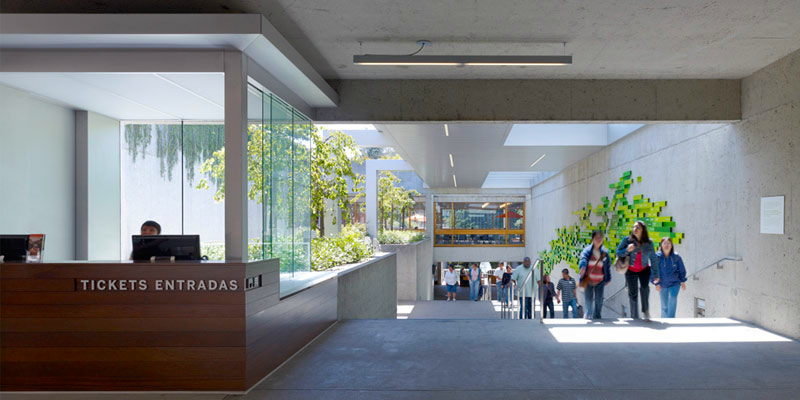 oak-museum-interior-entrance